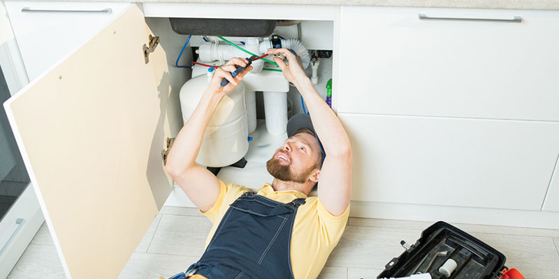How an Emergency Plumber Saves You Money